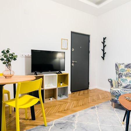 Heart Of The City - Cozy Apartments In Prime Location Bukarest Eksteriør billede