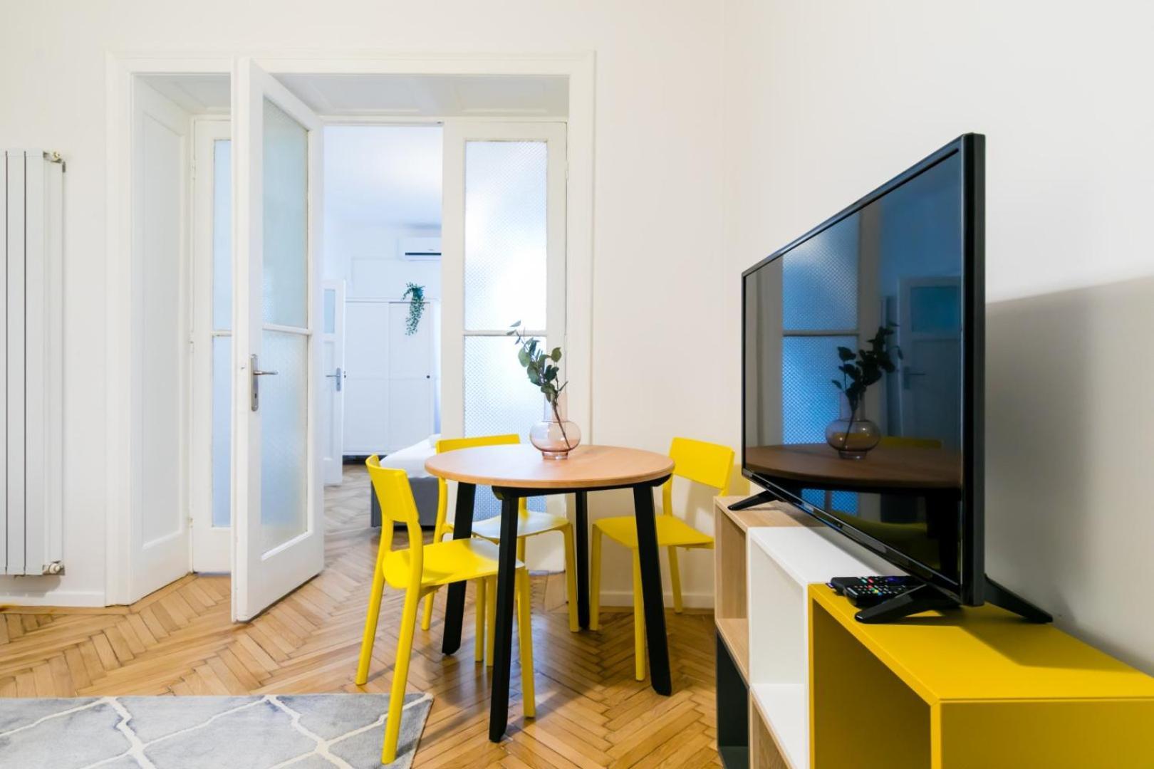 Heart Of The City - Cozy Apartments In Prime Location Bukarest Værelse billede