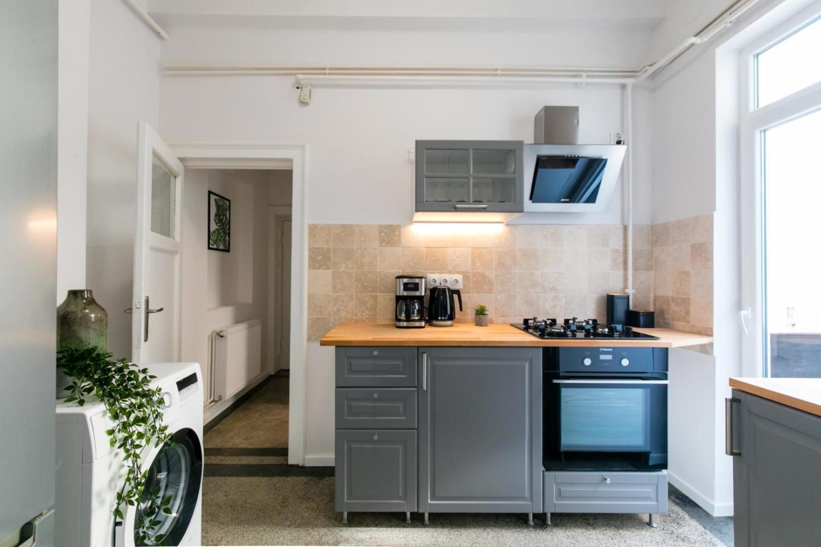 Heart Of The City - Cozy Apartments In Prime Location Bukarest Værelse billede