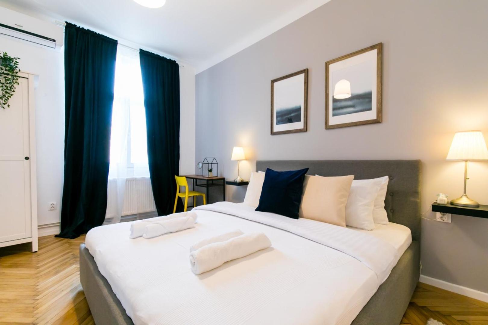 Heart Of The City - Cozy Apartments In Prime Location Bukarest Eksteriør billede