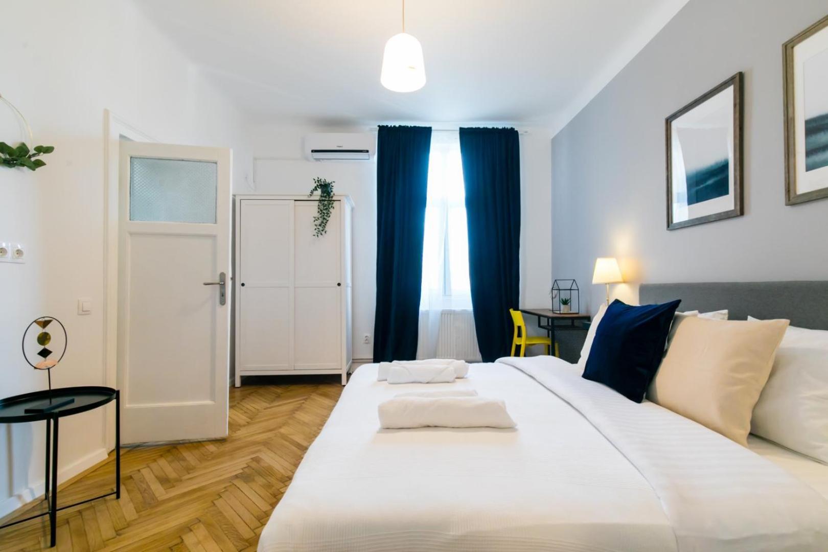 Heart Of The City - Cozy Apartments In Prime Location Bukarest Værelse billede