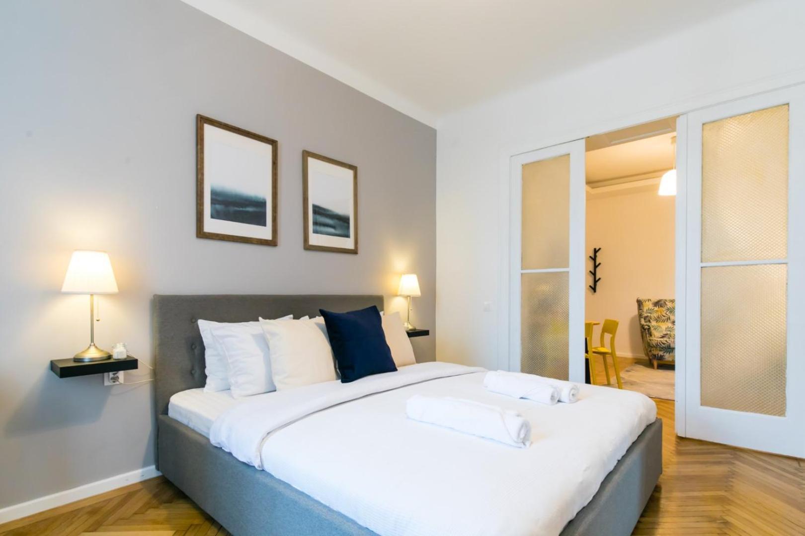 Heart Of The City - Cozy Apartments In Prime Location Bukarest Værelse billede