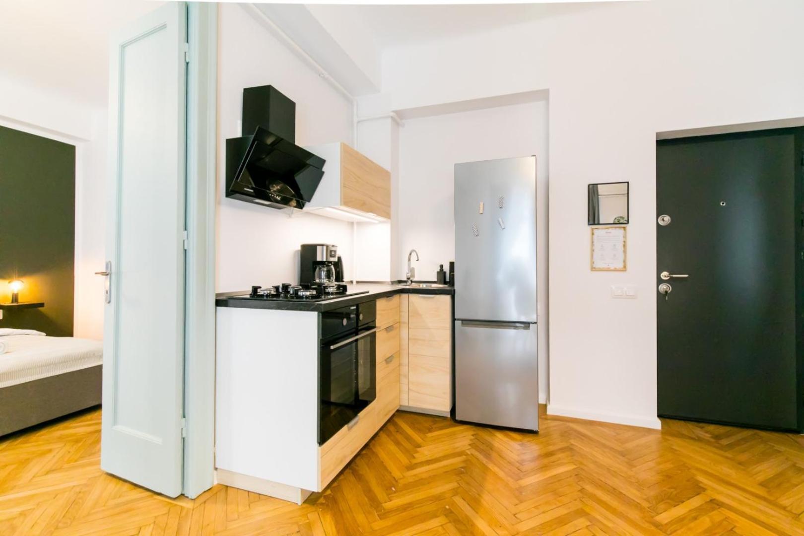 Heart Of The City - Cozy Apartments In Prime Location Bukarest Værelse billede