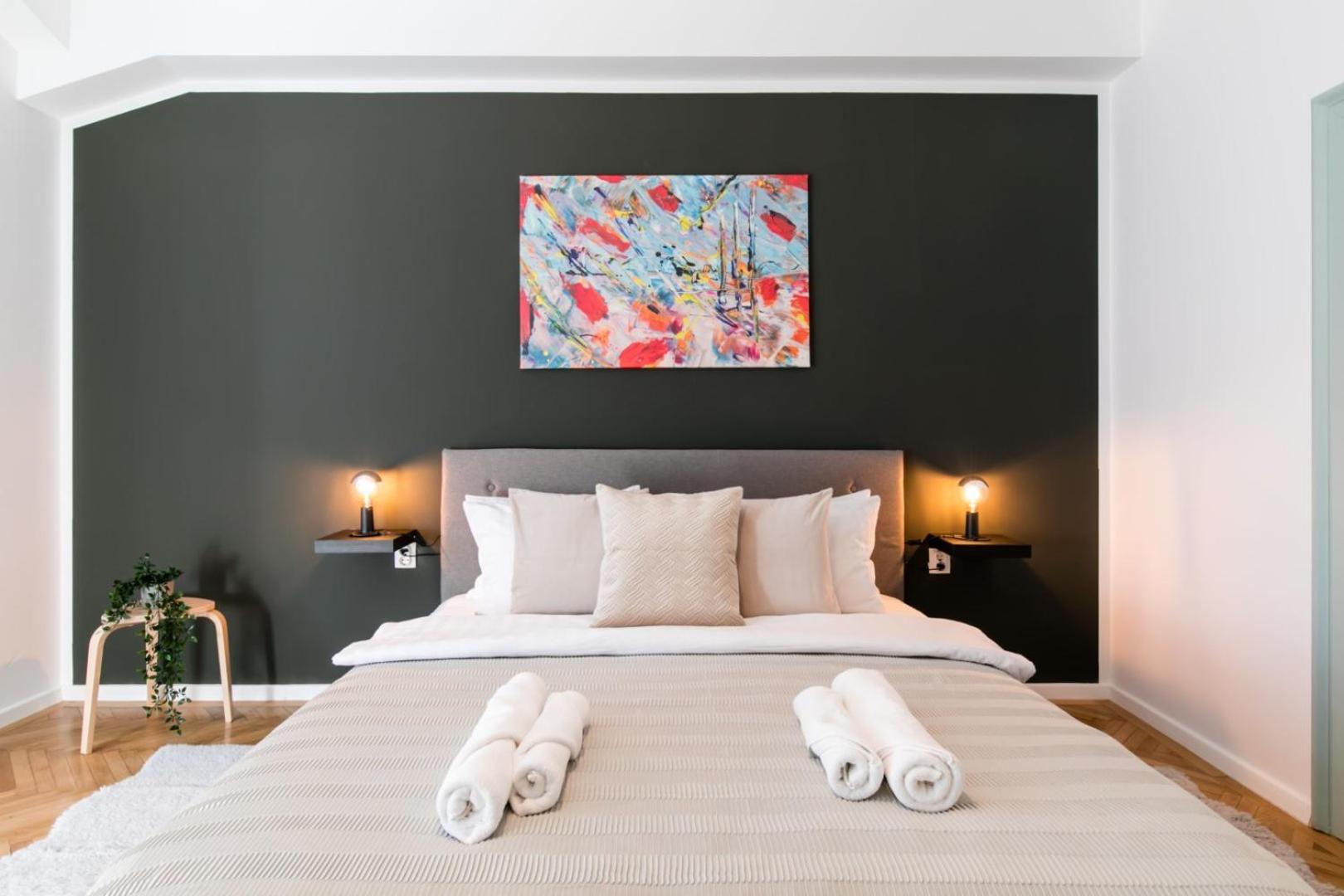 Heart Of The City - Cozy Apartments In Prime Location Bukarest Værelse billede
