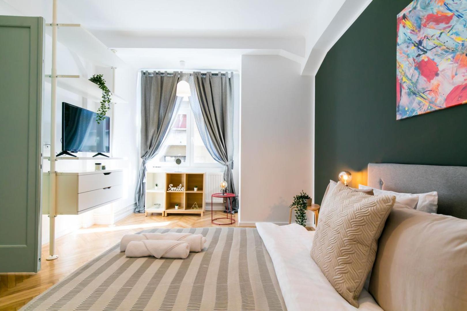 Heart Of The City - Cozy Apartments In Prime Location Bukarest Værelse billede