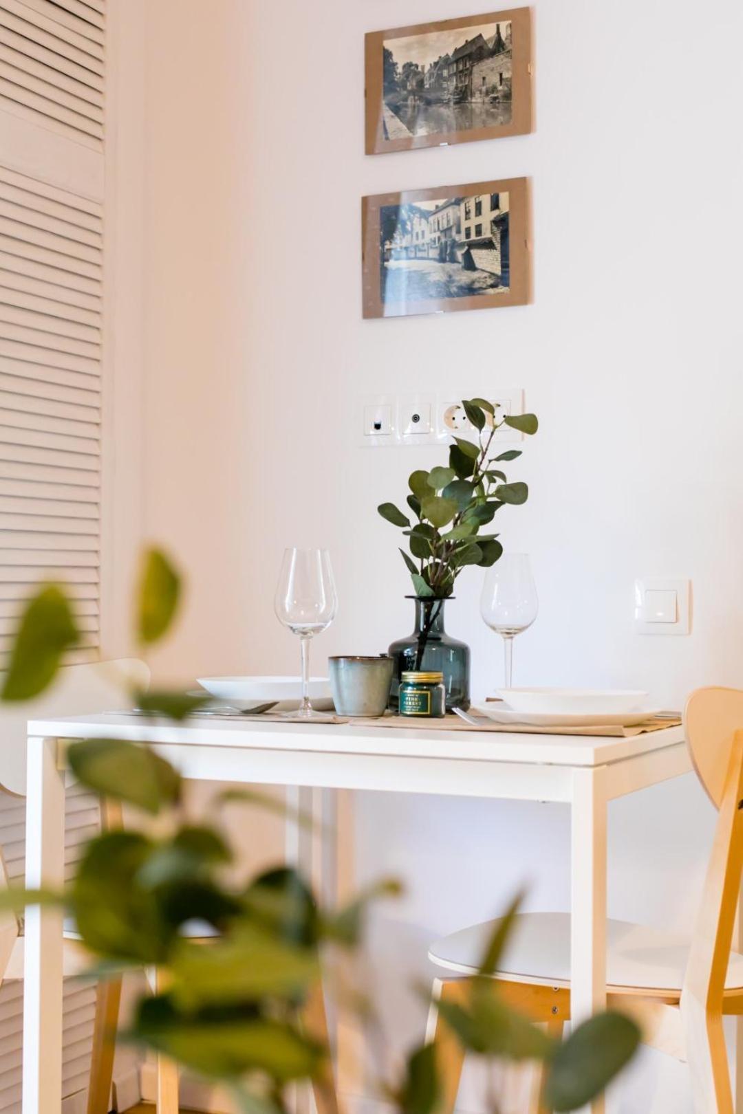 Heart Of The City - Cozy Apartments In Prime Location Bukarest Eksteriør billede